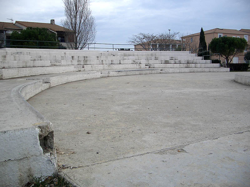 Médiathèque Spot Street Villenueve les Maguelone Skate Spot 3/5