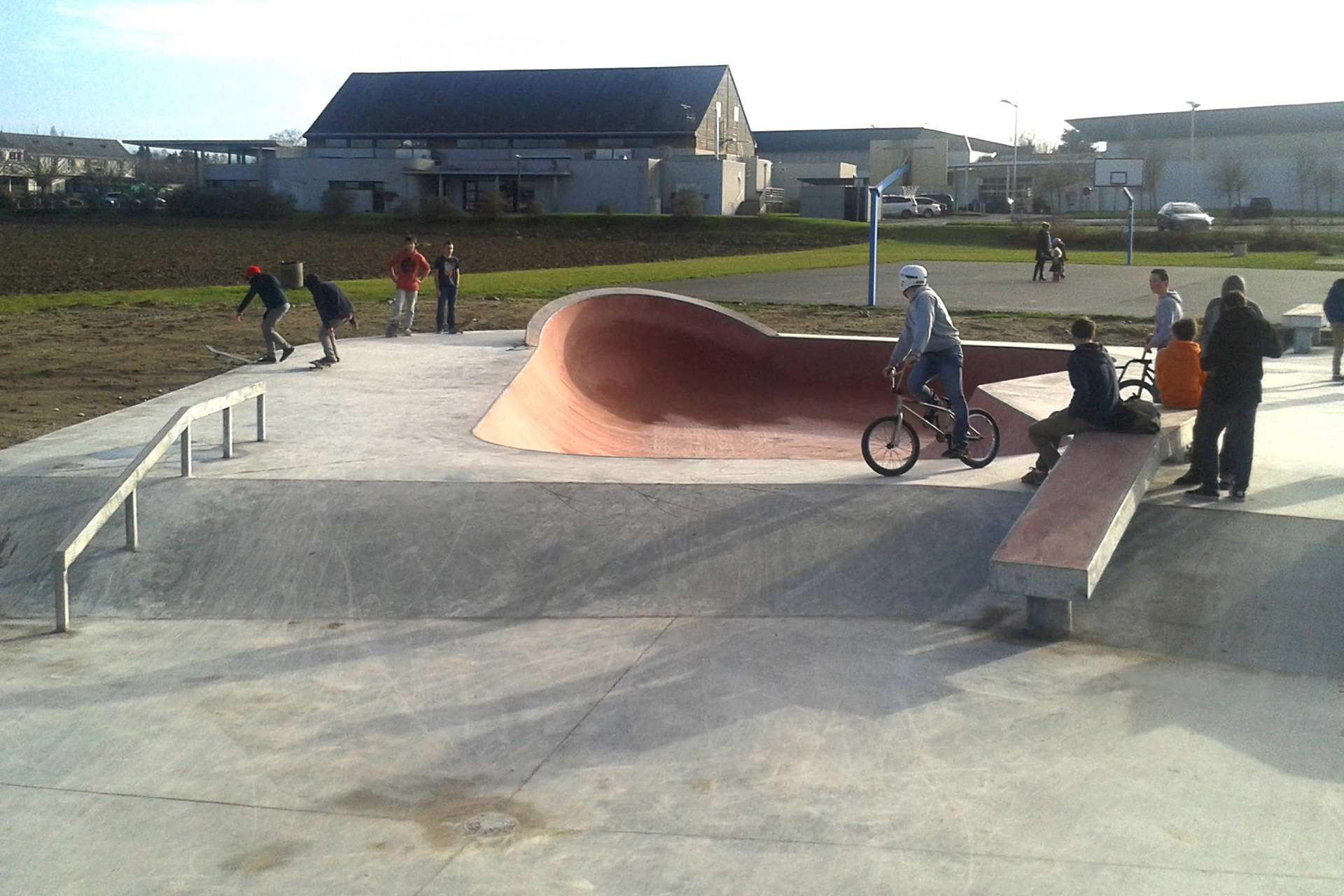 Beaumont Skatepark Beaumont en Véron Skate Spot 3/5
