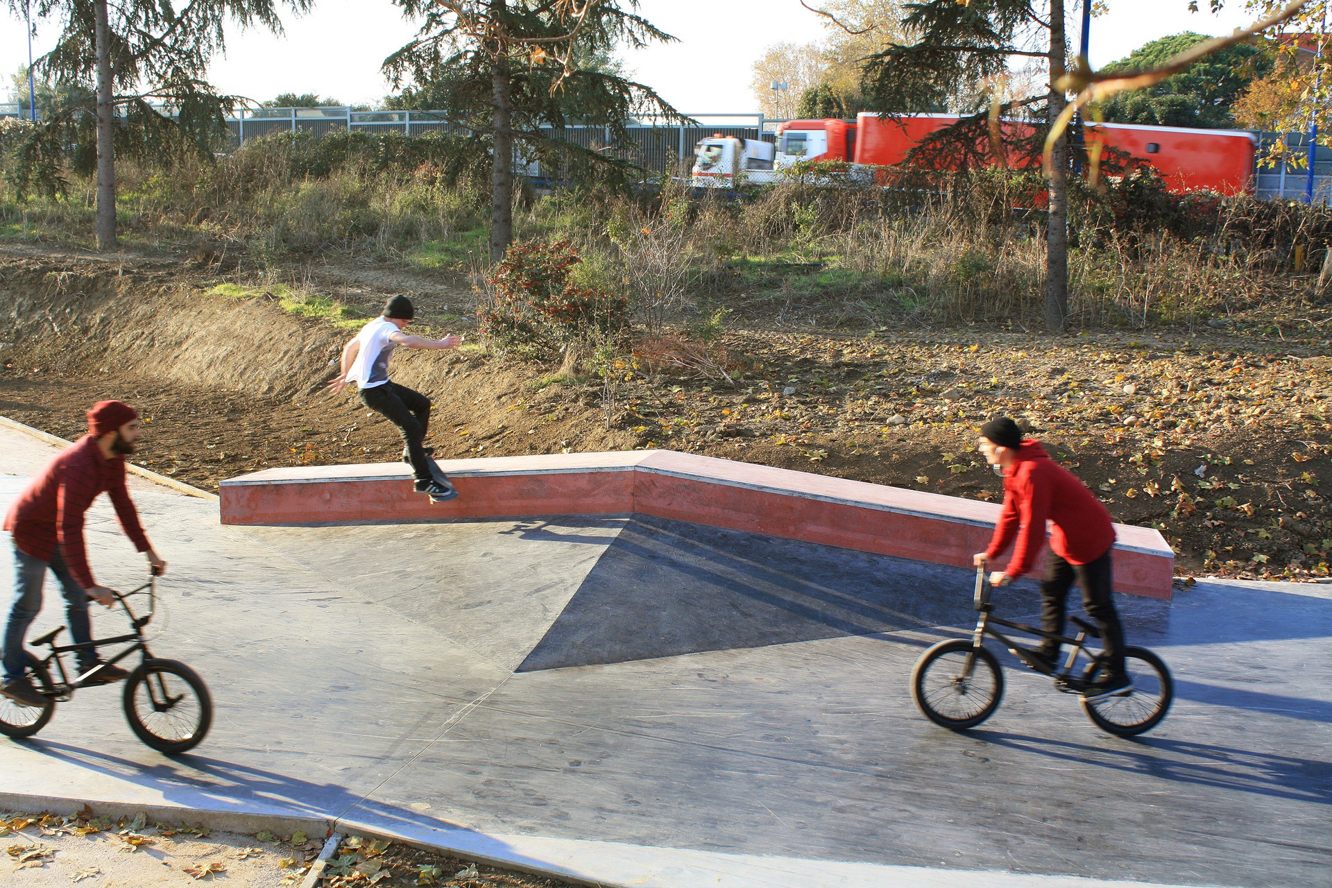Ponts Jumeaux Skatepark Toulouse Skate Spot 4/5