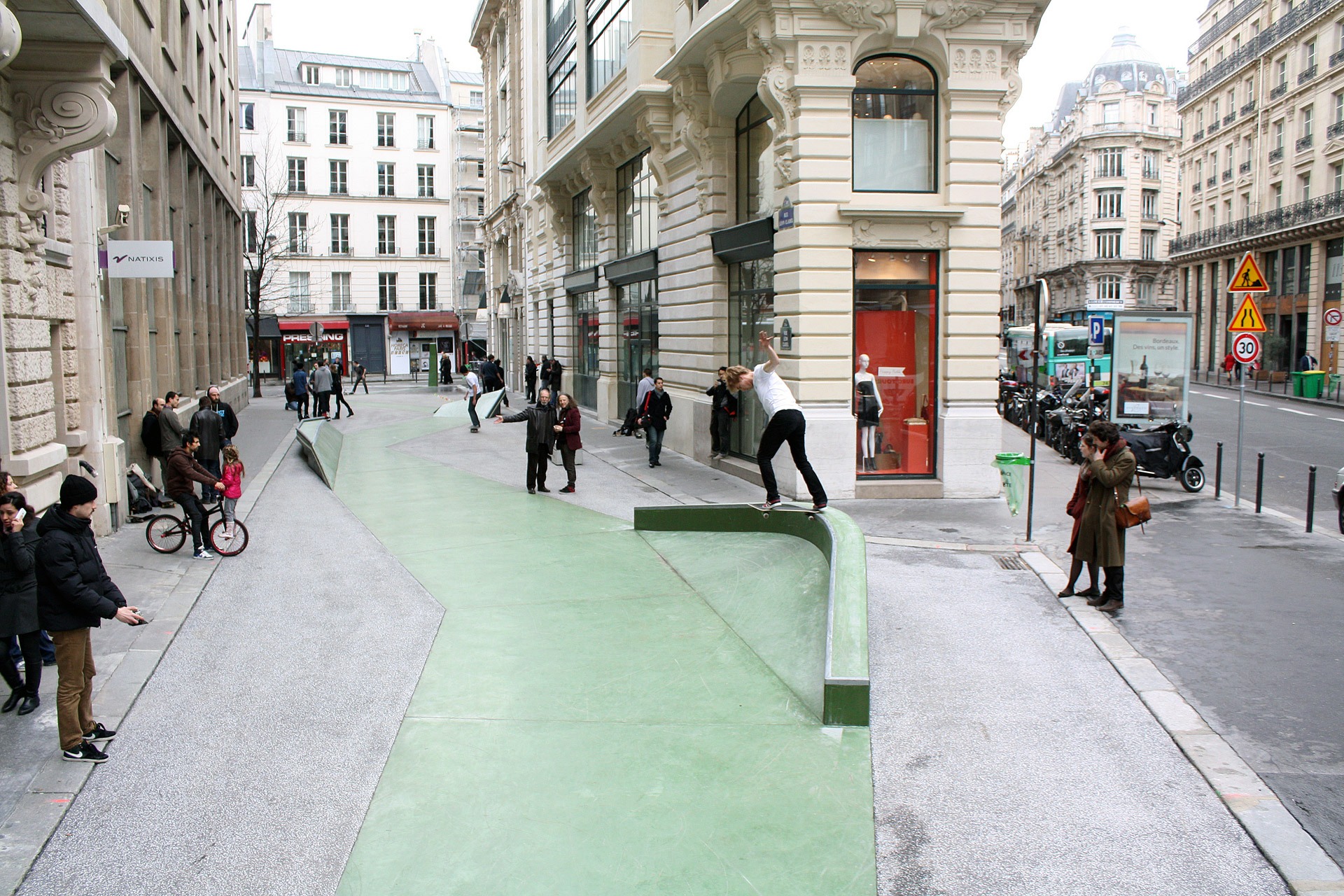 Cladel Street Spot Street Paris Skate Spot 3/5