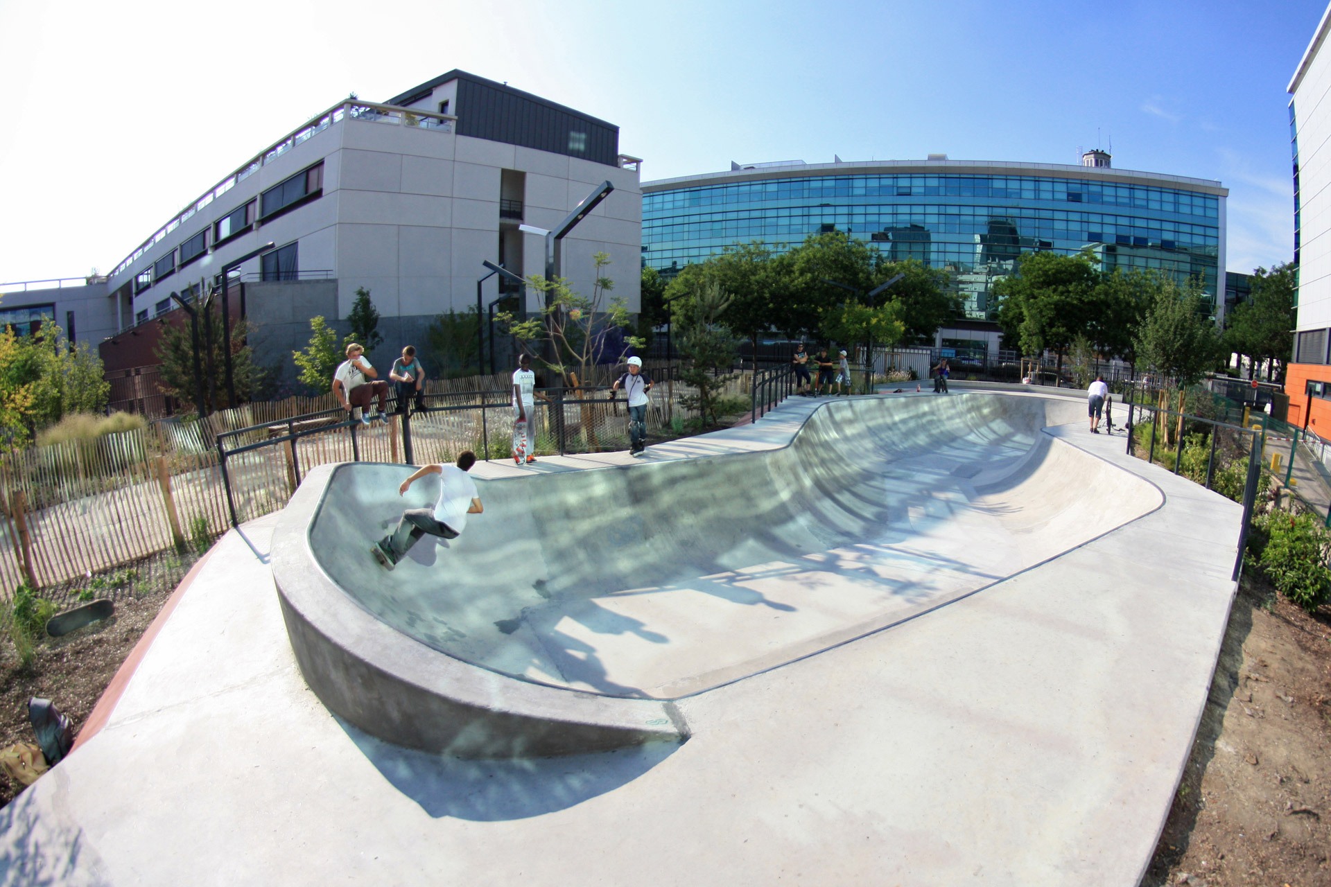Jardin Des Fauvelles Skatepark Courbevoie Skate Spot 4/5