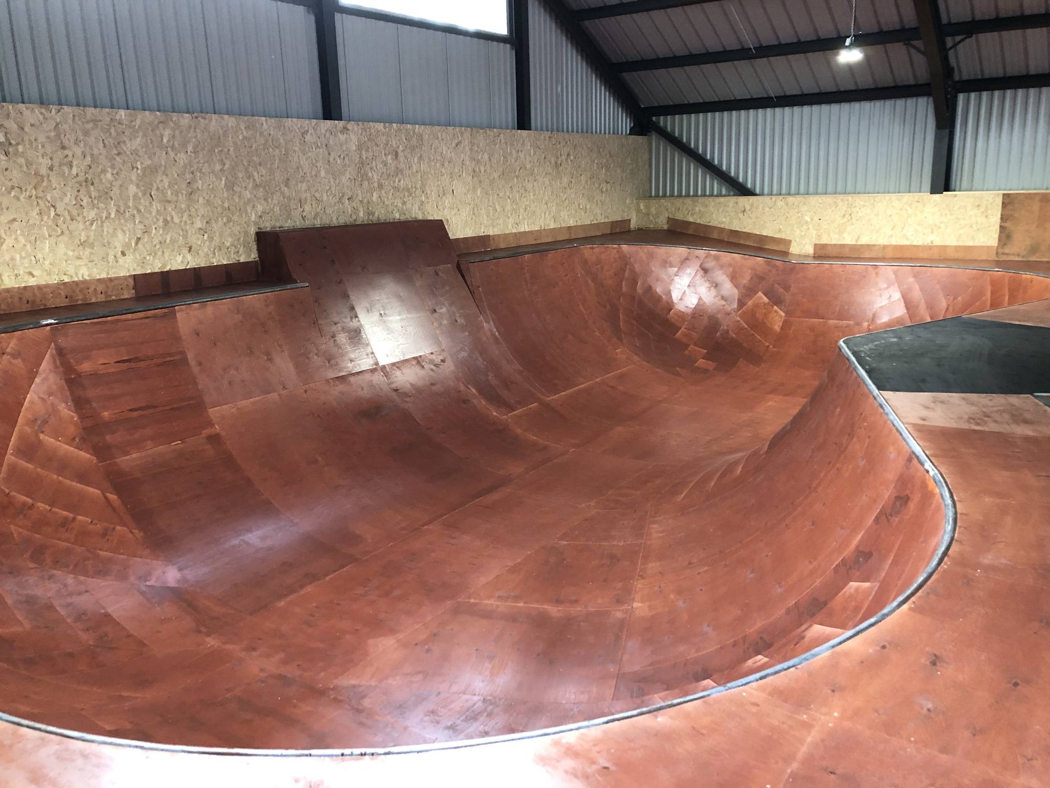 Hangar Zero Indoor Briançon Skate Spot 4/5
