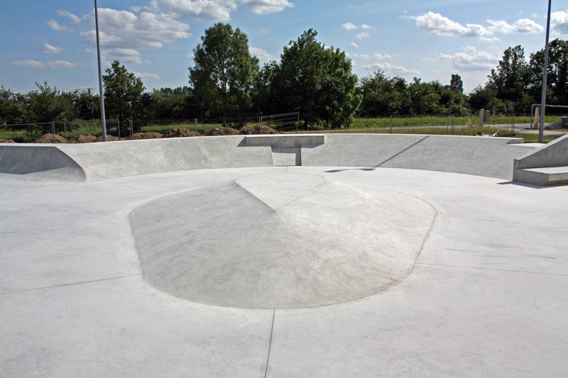 Astuss Skatepark Saint Sulpice la Pointe Skate Spot 4/5