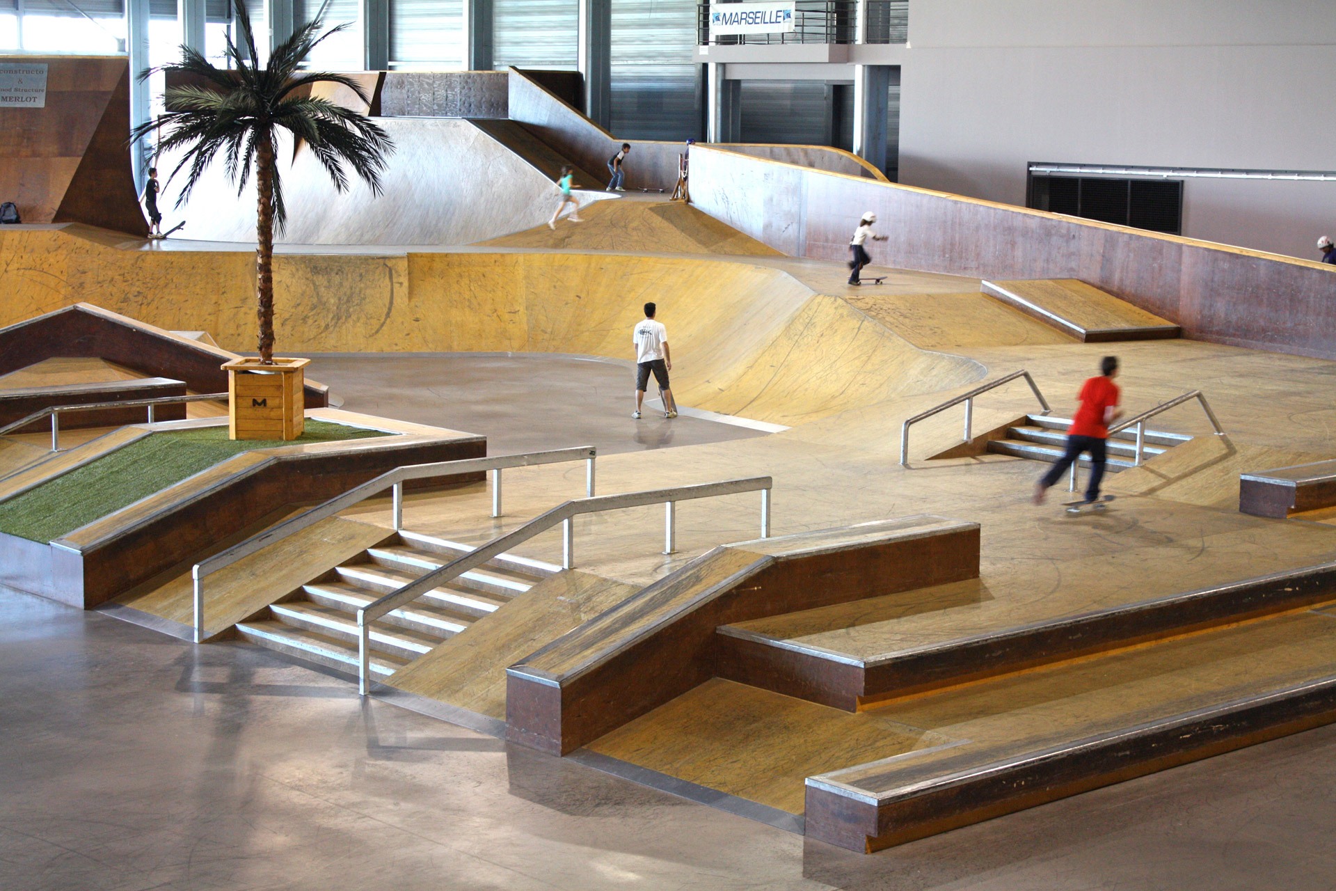 Palais Omnisports Indoor Marseille Skate Spot 5/5