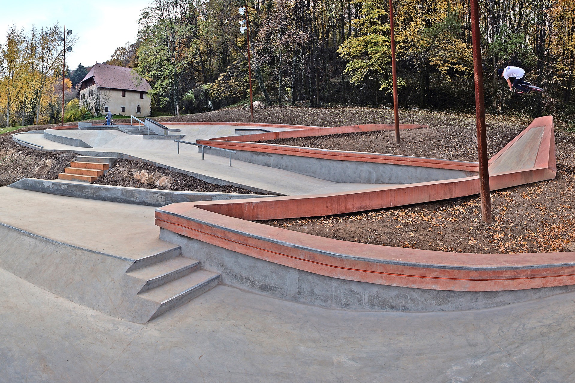 Les Marquisats Skatepark Annecy Skate Spot 5/5