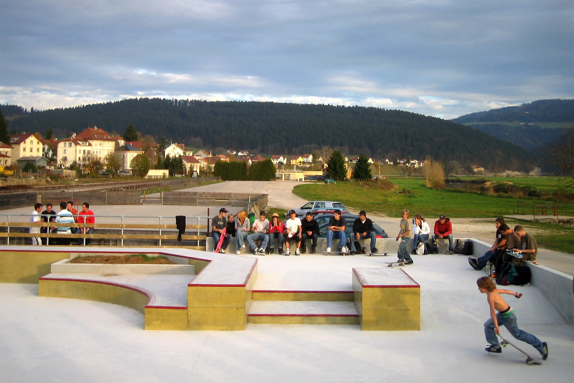 La Gare Sud Spot Street Morteau Skate Spot 3/5