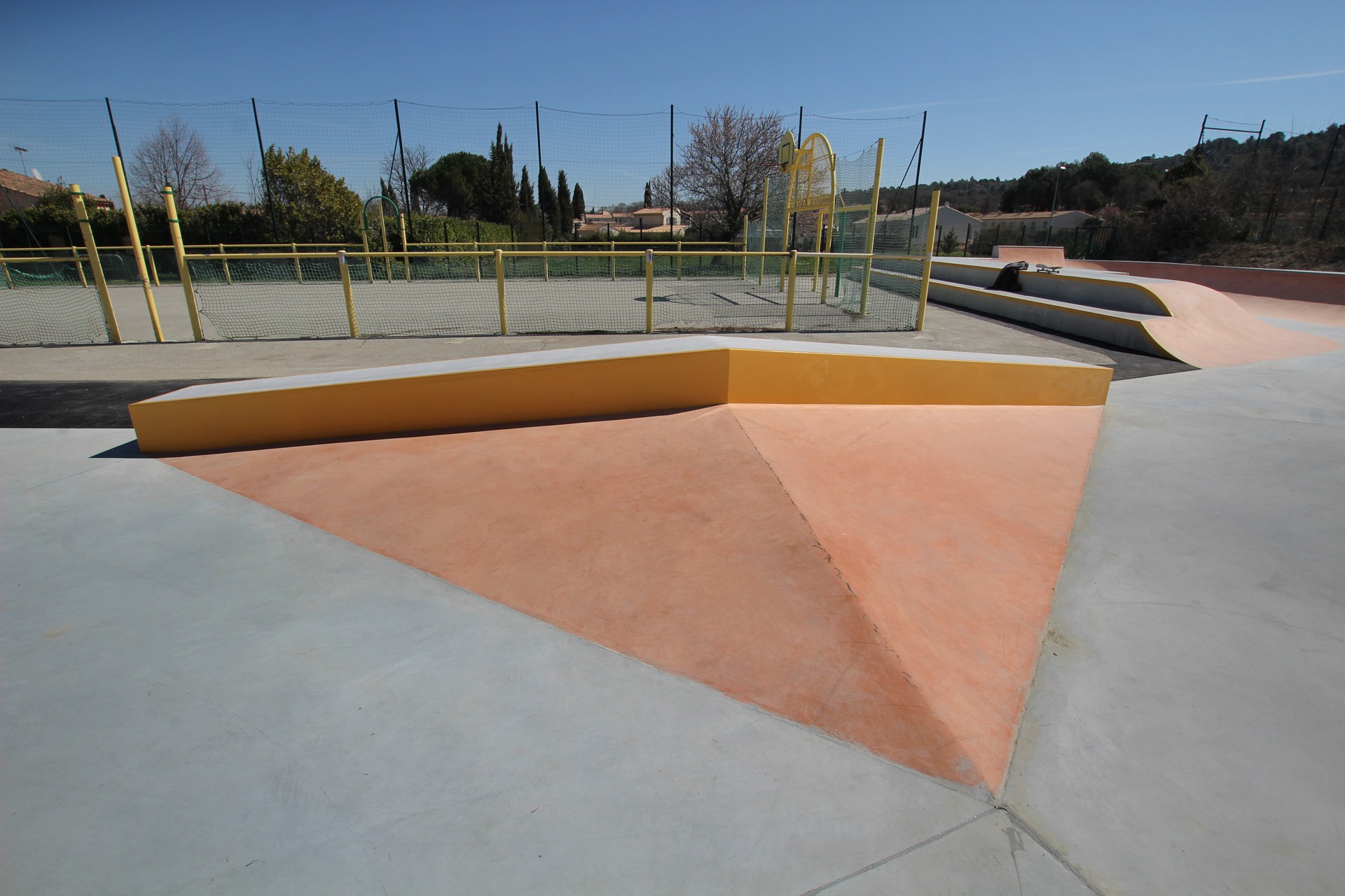 Le Bastidon Skatepark Alleins Skate Spot 4/5