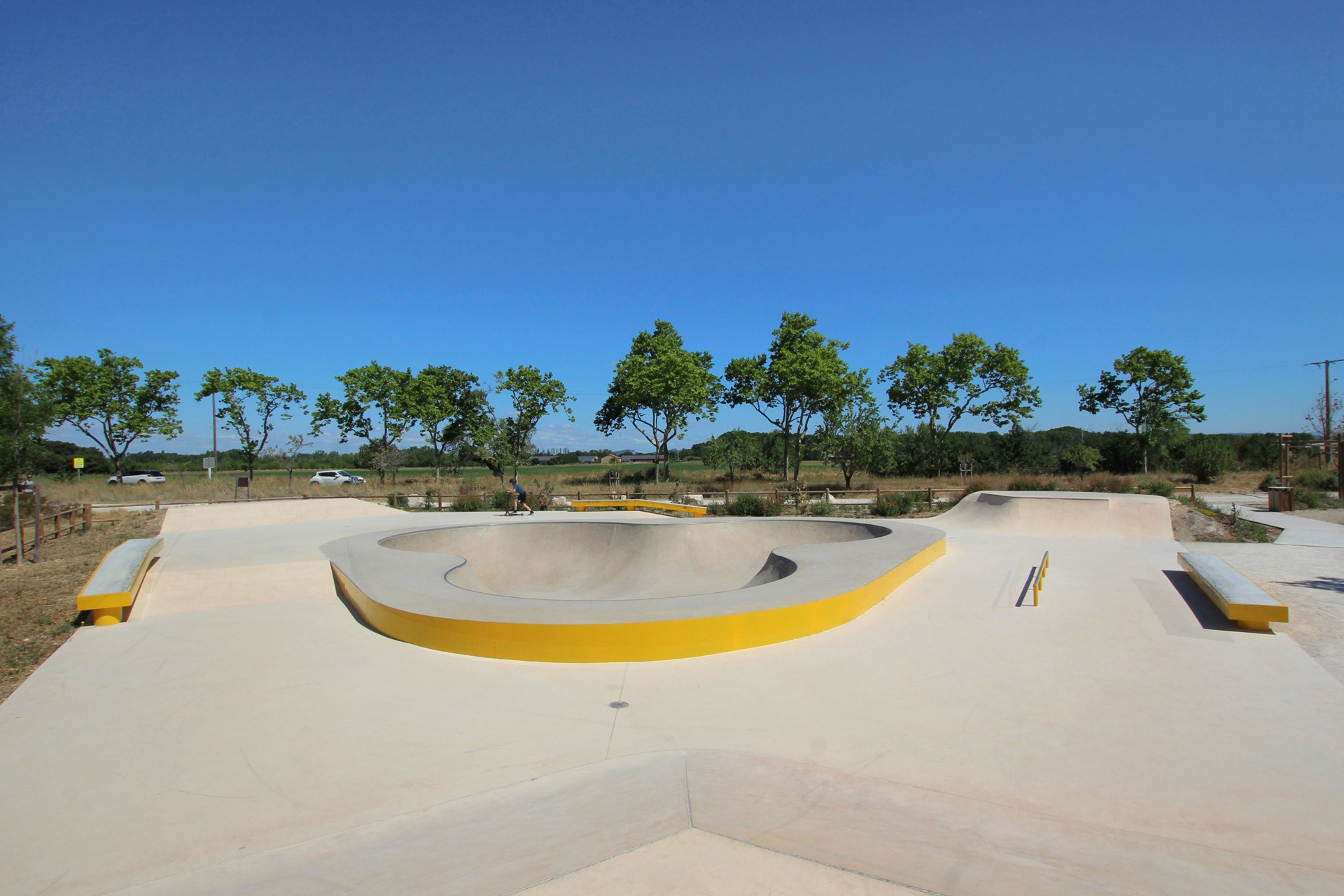 Baisse de Raillon Bowl Saint Martin de Crau Skate Spot 3/5