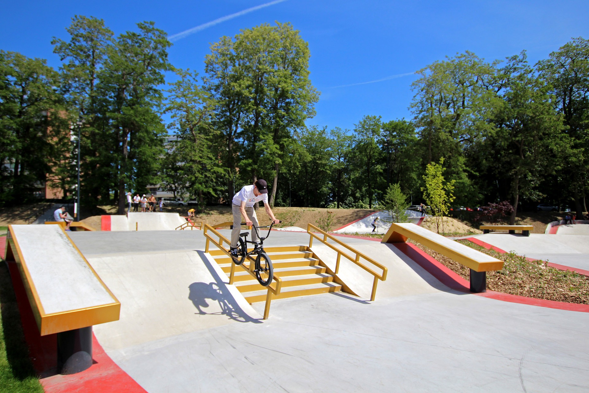Stade Bollaert Skatepark Lens Skate Spot 4/5