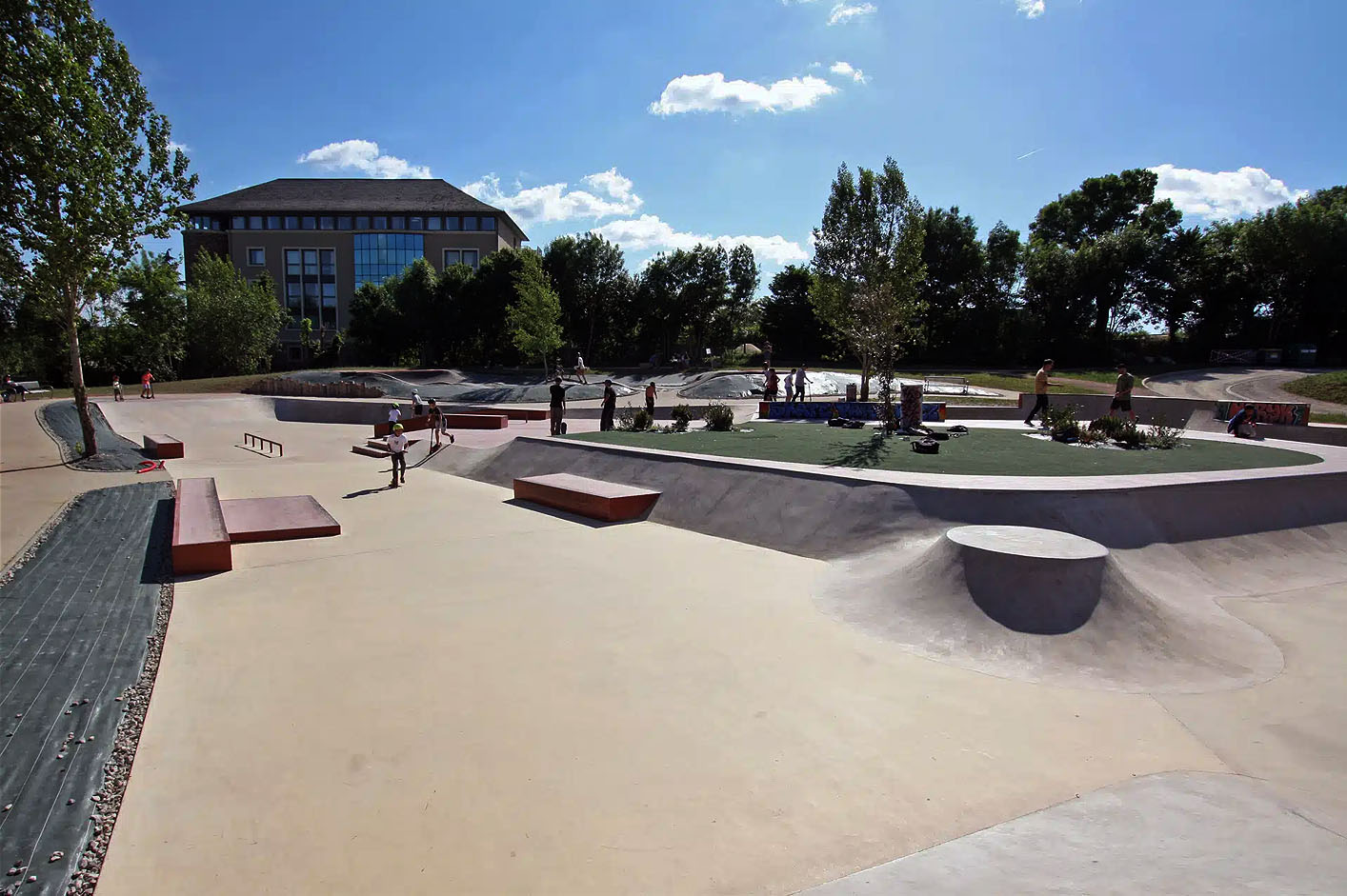Val de Bourran Skatepark Rodez Skate Spot 4/5