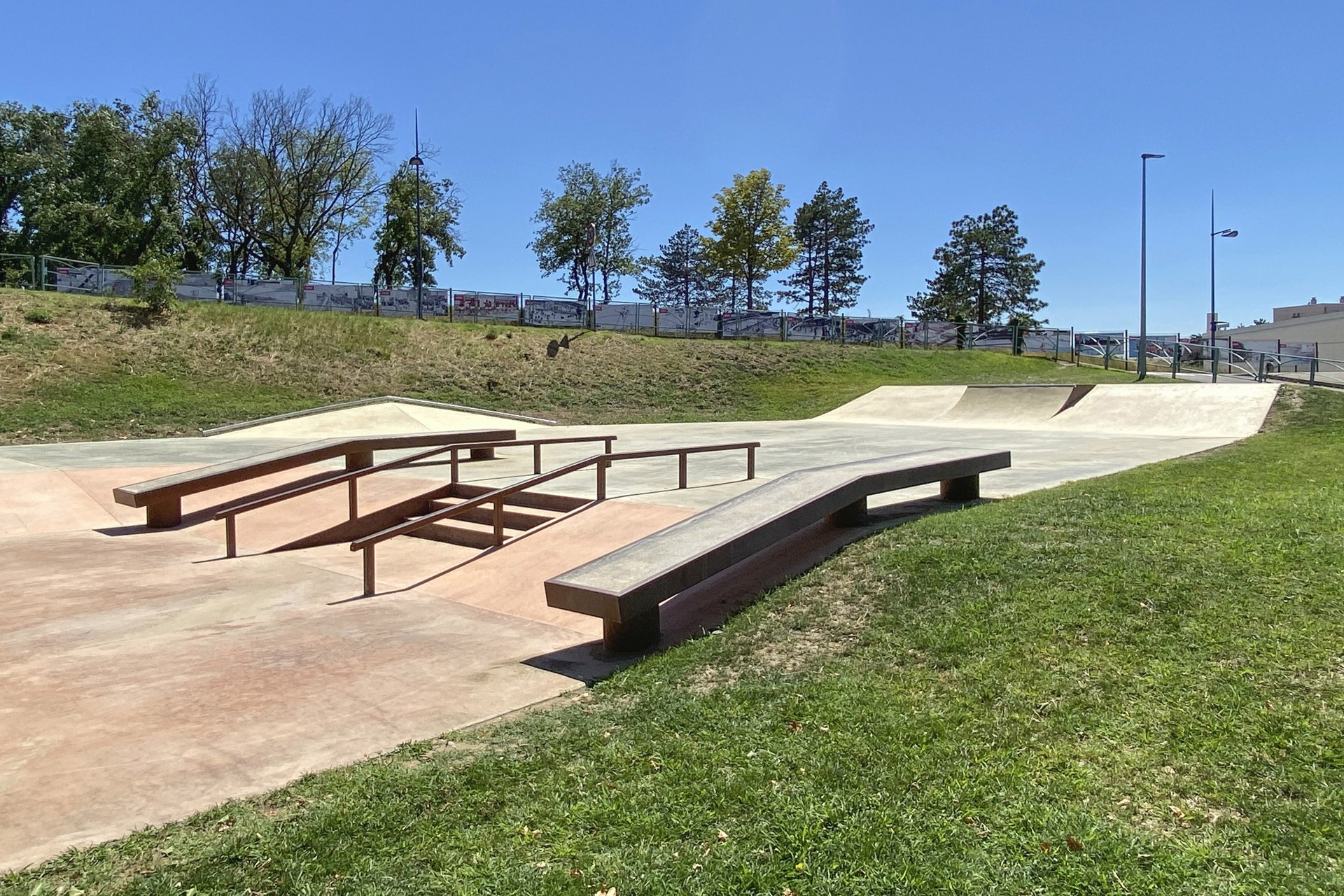 Parc Louis Aragon Skatepark Portes lès Valence Skate Spot 4/5