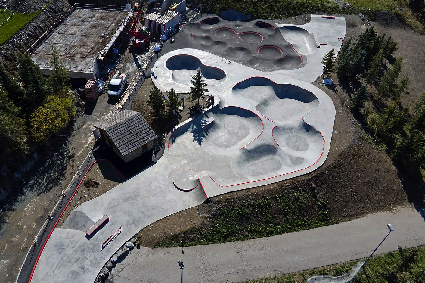 Alpe d'Huez Bowl Huez Skate Spot 5/5