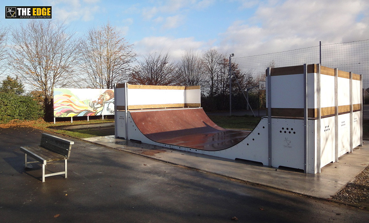 Stade Chevalier Skatepark Montgermont Skate Spot 3/5