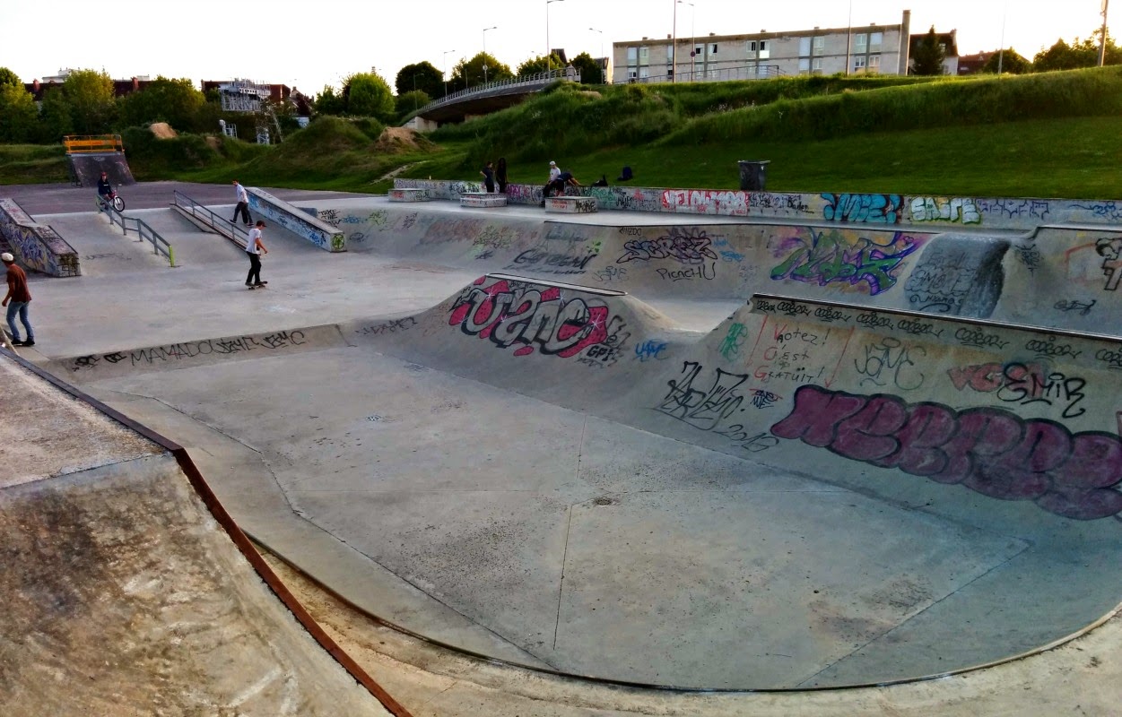 Les Deux Rives Bowl Troyes Skate Spot 4/5