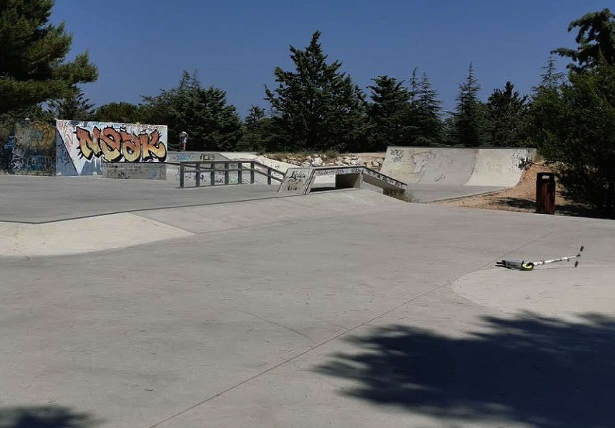 Le Plateau Skatepark Ventabren Skate Spot 3/5