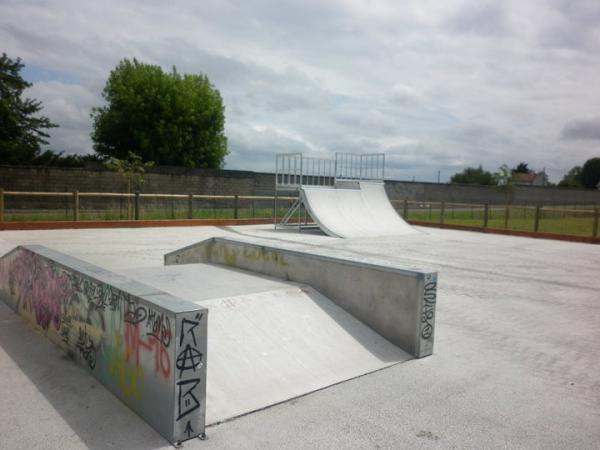 Le Chateau d' Eau Skatepark Cognac Skate Spot 2/5
