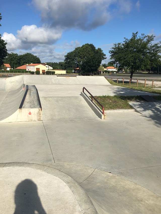 Bateau Lyre Skatepark Le Barp Skate Spot 4/5