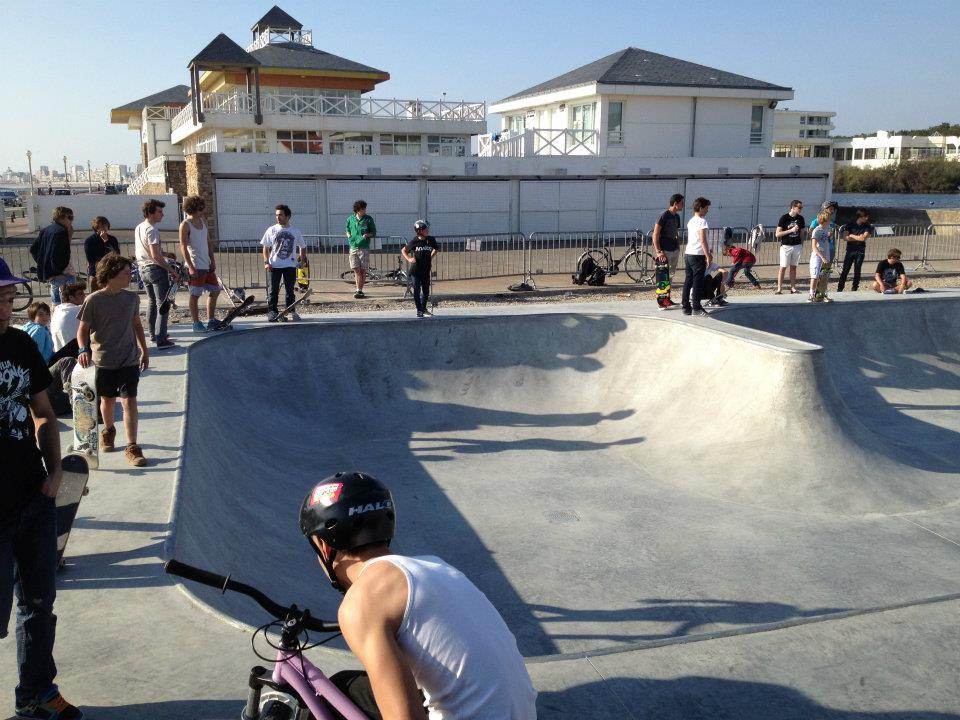 Plage de Tanchet Bowl Les Sables d' Olonne Skate Spot 4/5