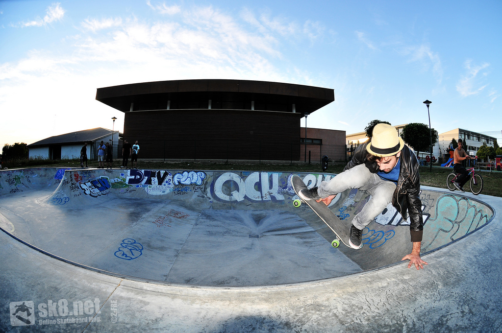 Parc des Frênes Bowl Montévrain Skate Spot 4/5