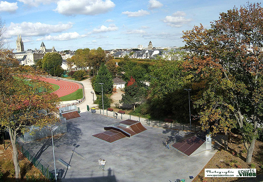 Stade Hélitas Skatepark Caen Skate Spot 3/5