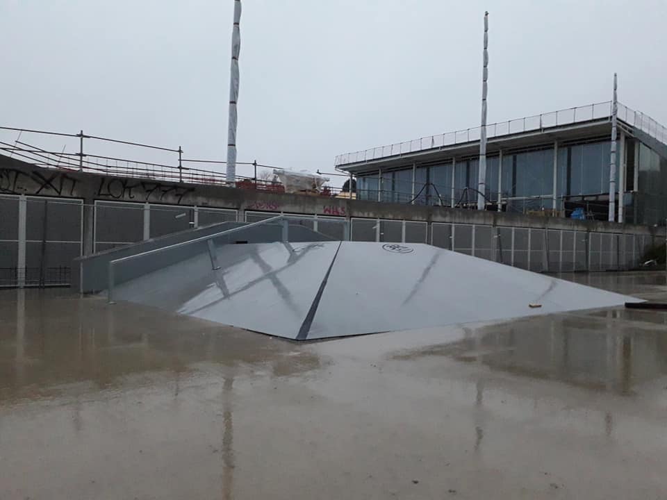 Parc du Pré Leroy Skatepark Niort Skate Spot 2/5