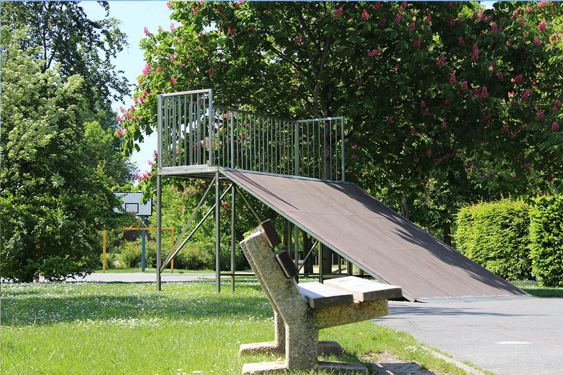 Plaine de Jeux Skatepark Gouvieux Skate Spot 2/5