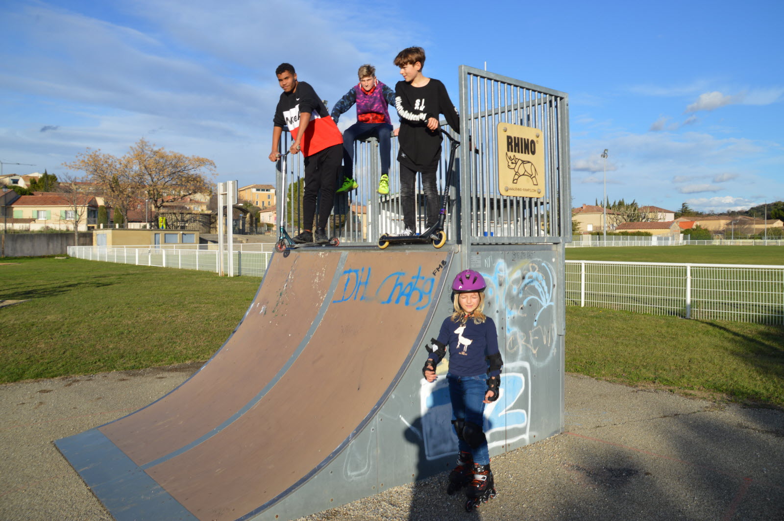 Stade Trintignant Skatepark Châteauneuf du Pape Skate Spot 2/5