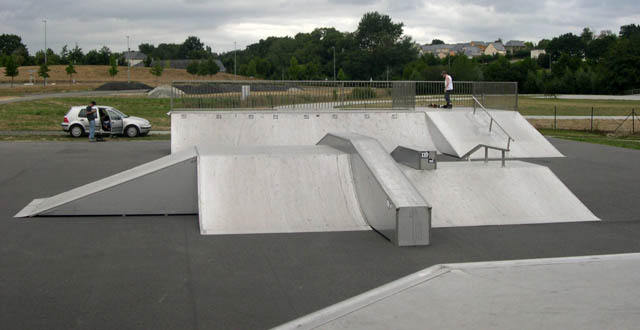 L' Oisilliere Skatepark Château Gontier sur Mayenne Skate Spot 2/5