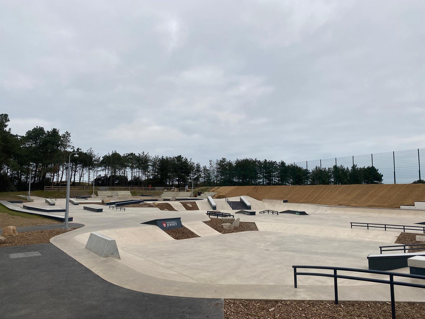 Les Quennevais Skatepark Jersey Skate Spot 5/5