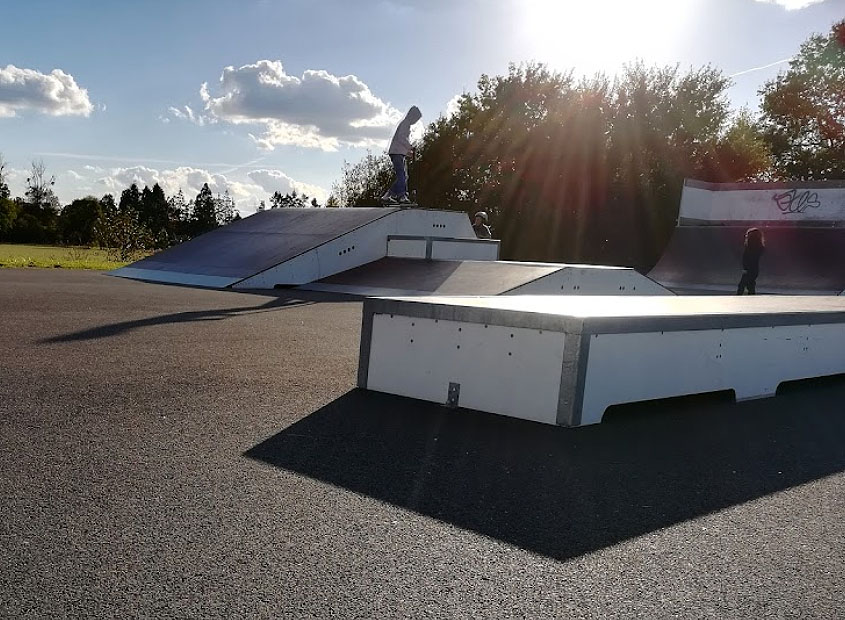 École Sainte Marie Skatepark Servon sur Vilaine Skate Spot 2/5