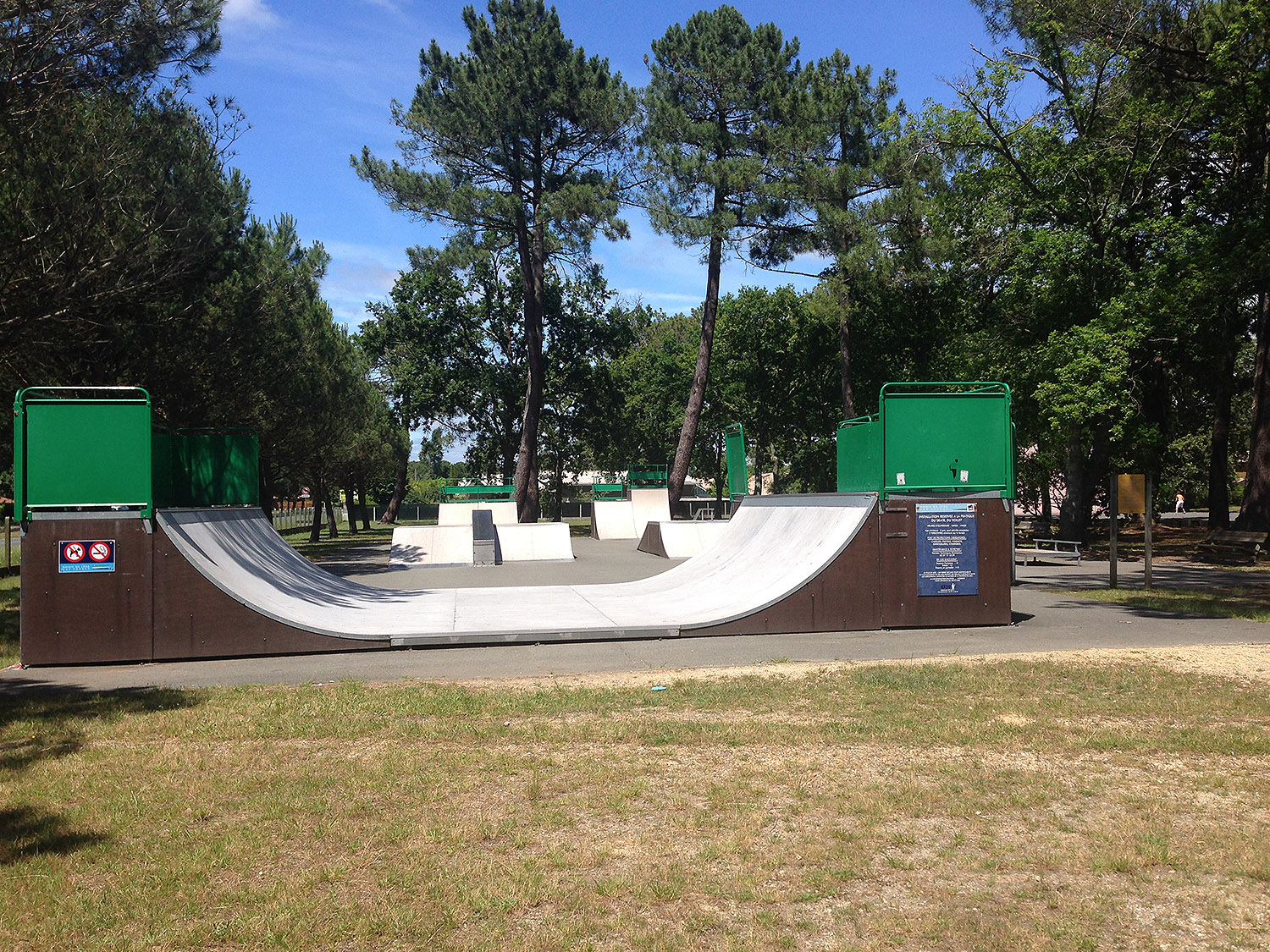 Claouey Skatepark Lège Cap Ferret Skate Spot 2/5