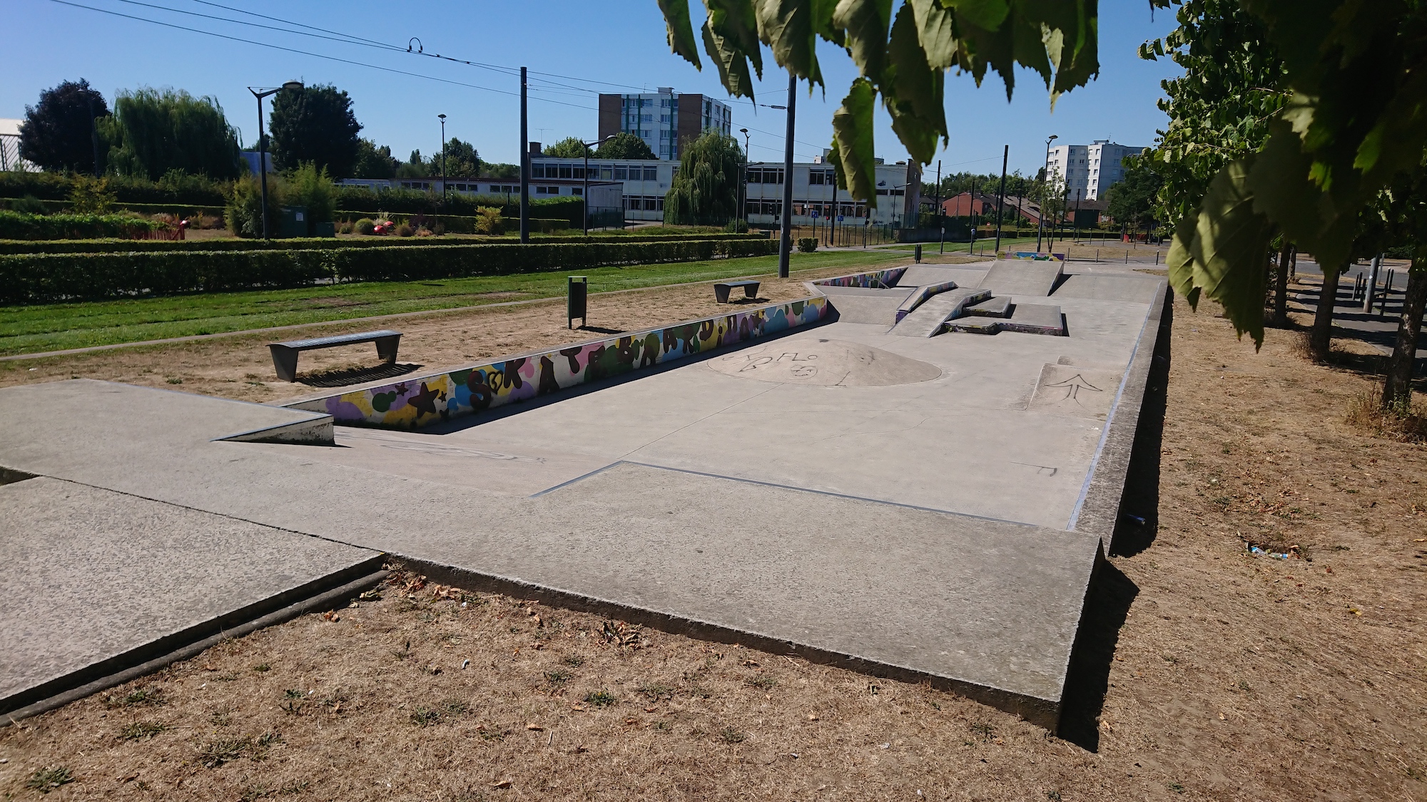 Carrouf Skatepark Aulnoy Lez Valenciennes Skate Spot 3/5