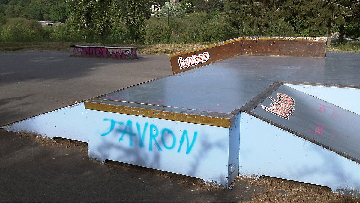 Le Pont Skatepark Javron les Chapelles Skate Spot 3/5