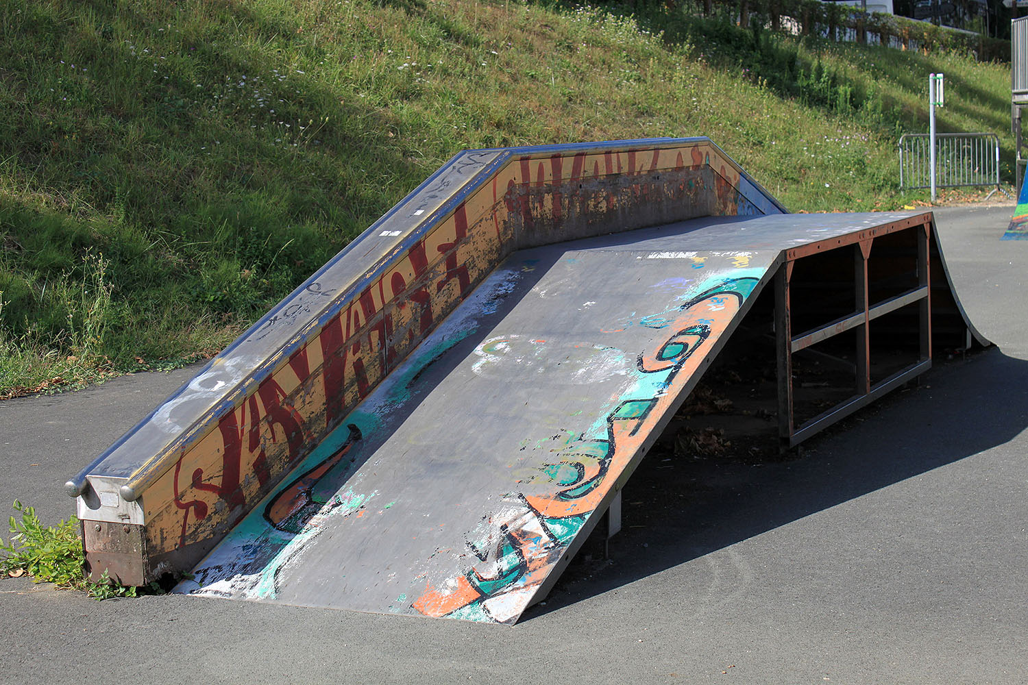 Pont de l'Europe Skatepark Terrasson Lavilledieu Skate Spot 1/5