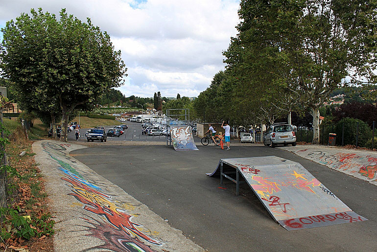 Marché aux Noix Skatepark Sarlat la Canéda Skate Spot 1/5