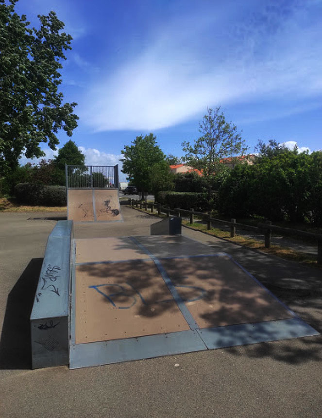 Espace Sports Skatepark La Plaine sur Mer Skate Spot 2/5