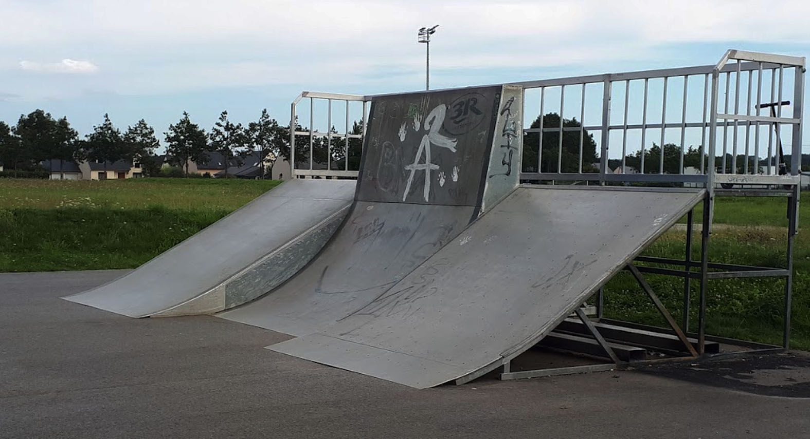 Complexe Ronsouze Skatepark Ploërmel Skate Spot 2/5