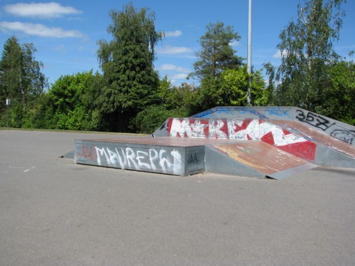 Lycée Monod Skatepark Le Rheu Skate Spot 2/5
