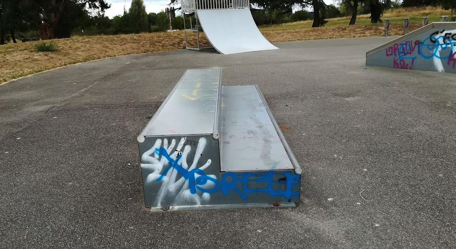 Bikini Skatepark Le Pellerin Skate Spot 2/5