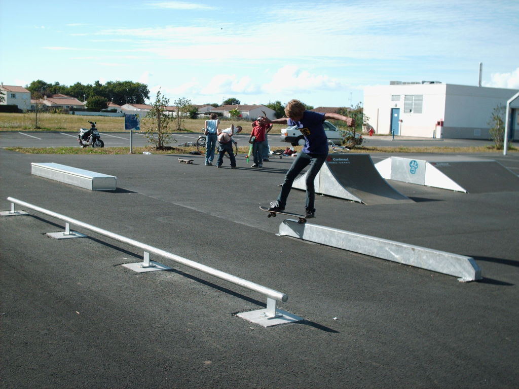 Chateau d' Eau Skatepark Fouras Skate Spot 2/5