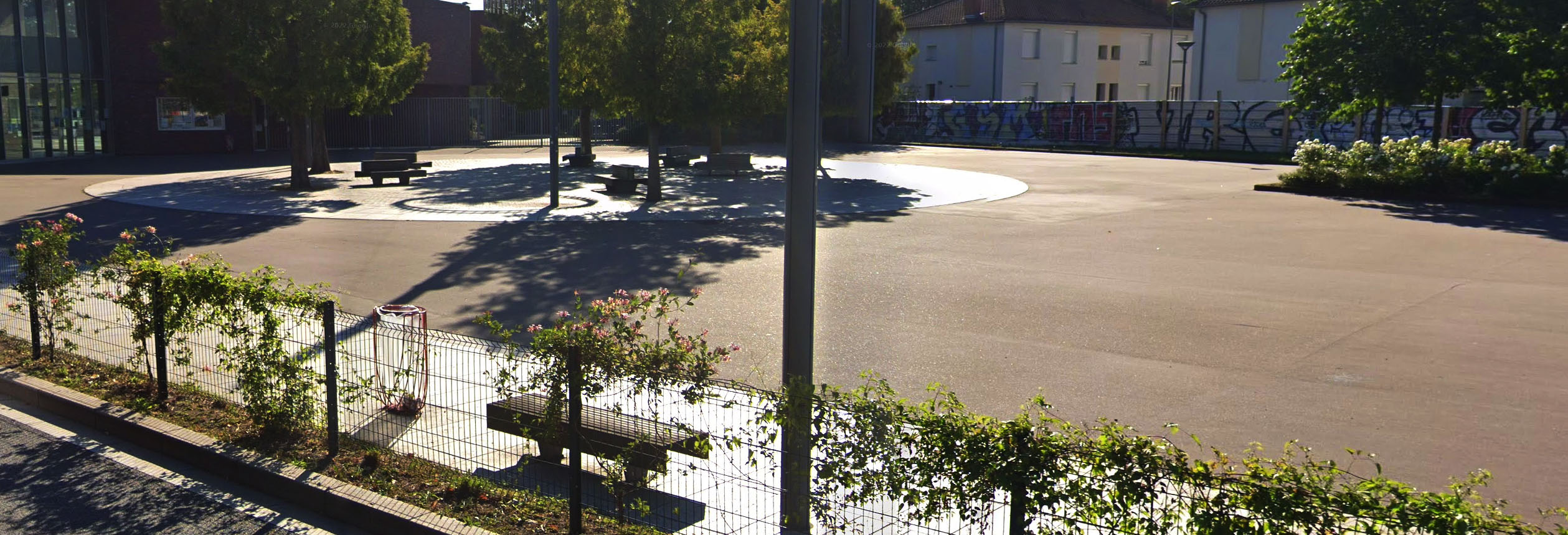 Collège Levi Strauss Spot Street Lille Skate Spot 2/5