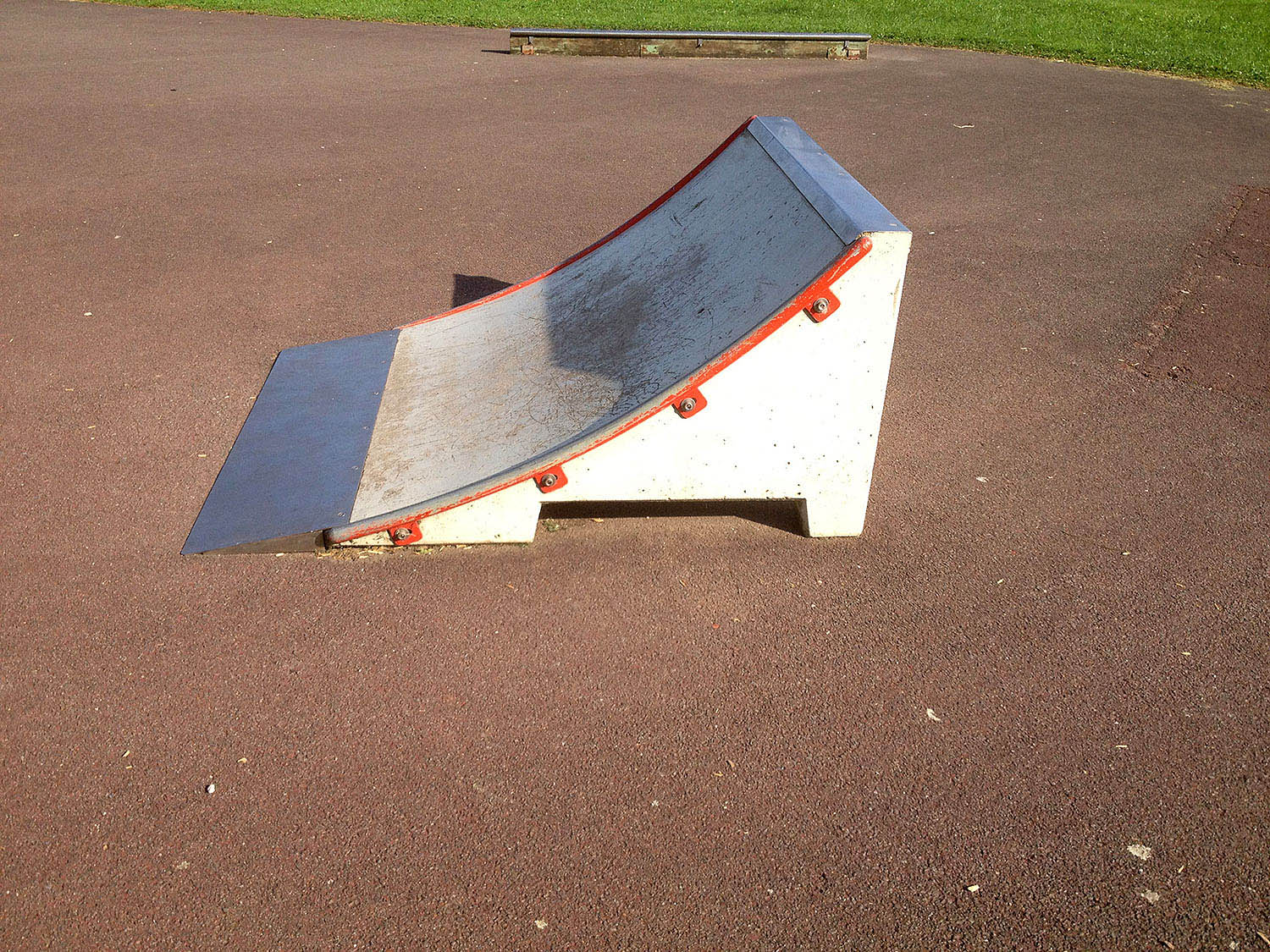 Les 4 Saisons Skatepark Armentières Skate Spot 1/5