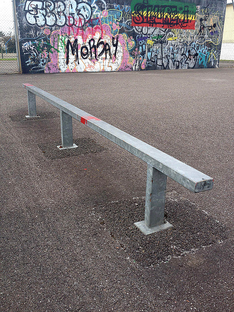 Stade Grenon Skatepark Le Hom Skate Spot 1/5