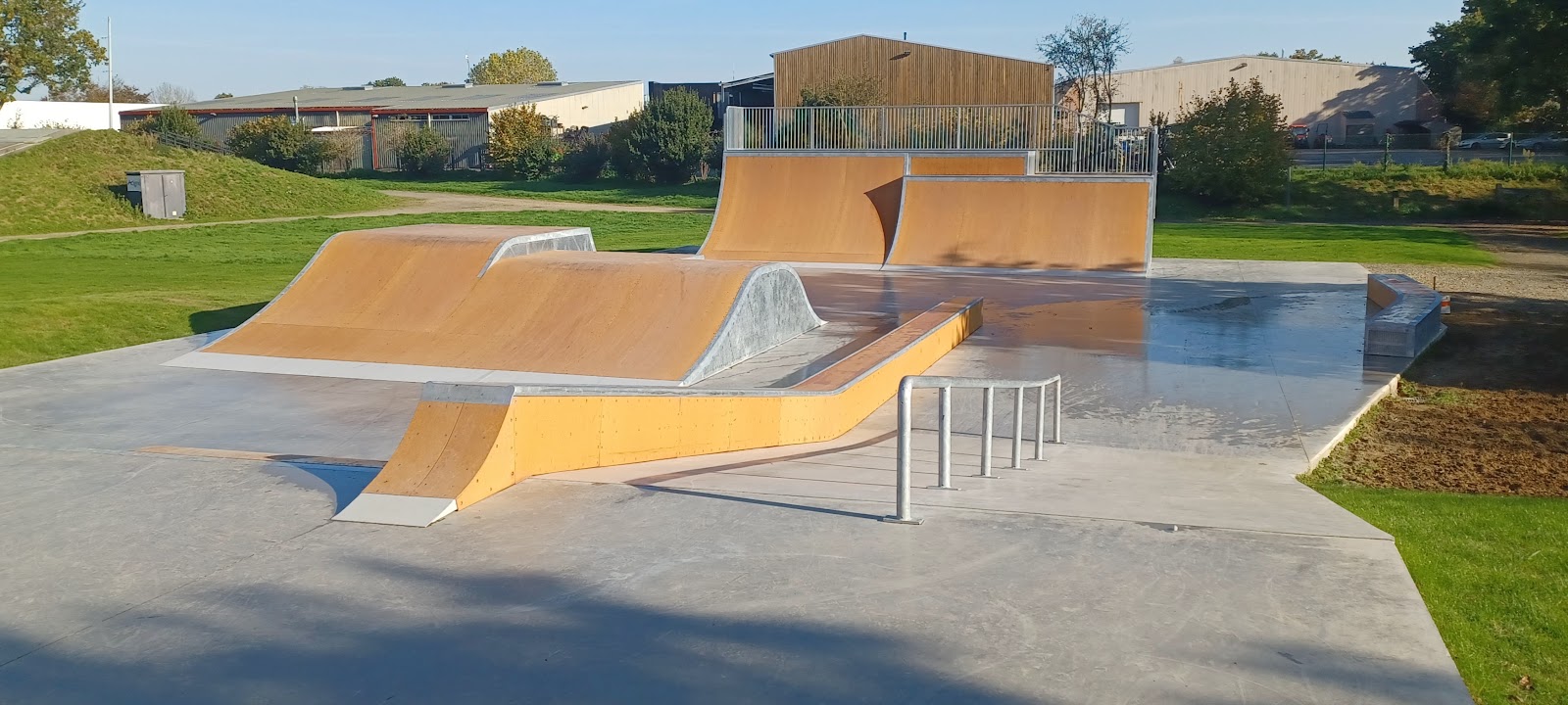 Plan D' Eau Skatepark Acigné Skate Spot 3/5