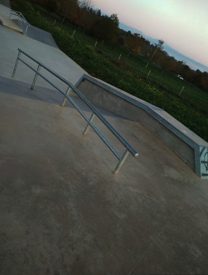 La Perdriotais Skatepark Châteaugiron Skate Spot 3/5