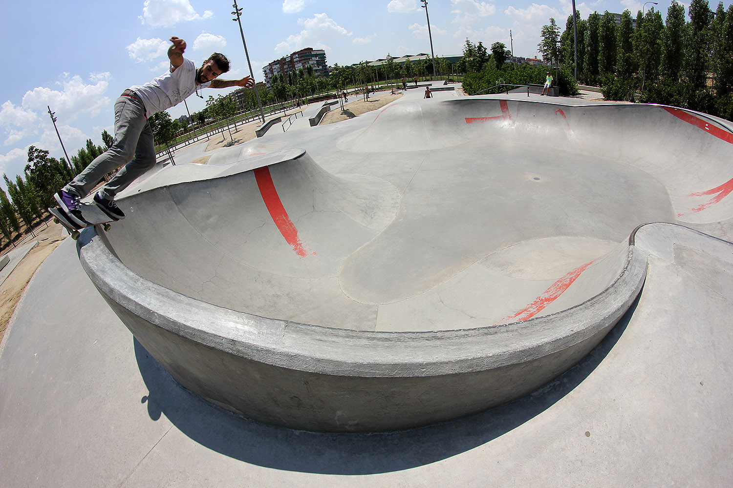 Rio Legazpi Skatepark Madrid Skate Spot 5/5