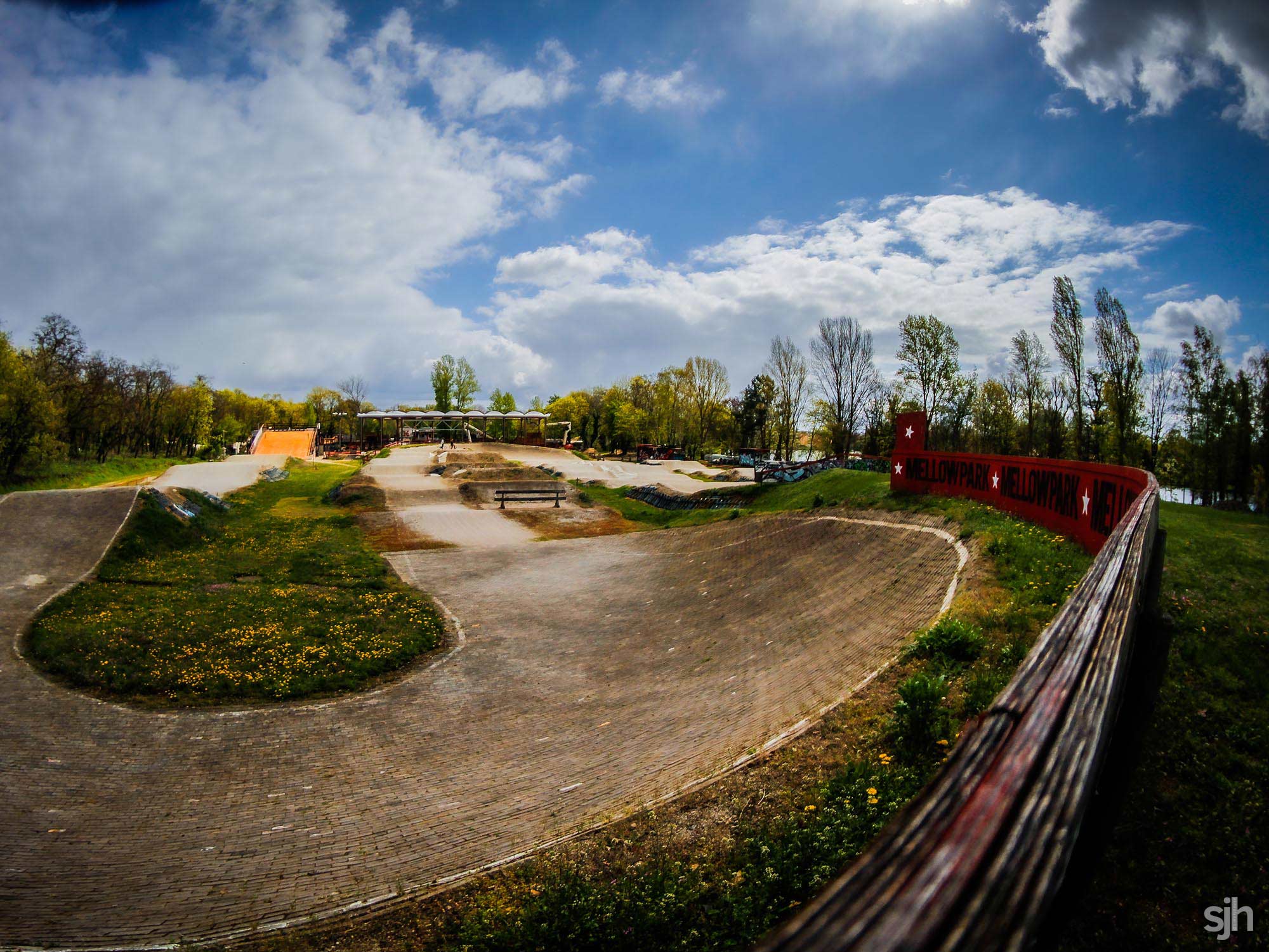 Mellowpark Race Dirt Berlin Skate Spot 3/5