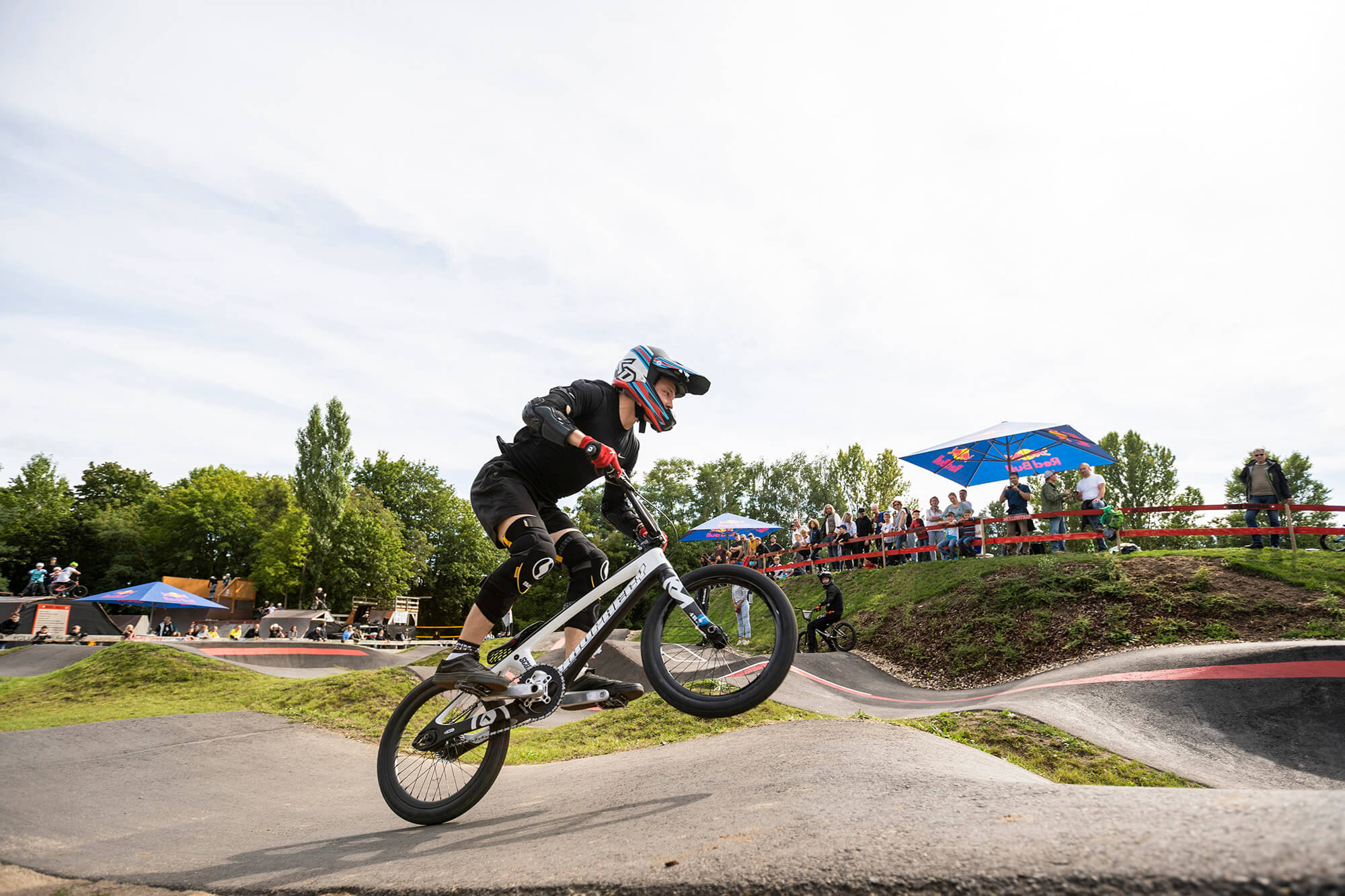 Mellowpark Pumptrak Pumptrack Berlin Skate Spot 2/5