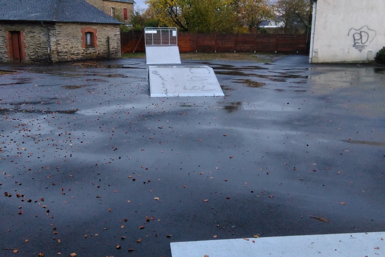 Le Coquelicot Skatepark Pipriac Skate Spot 1/5