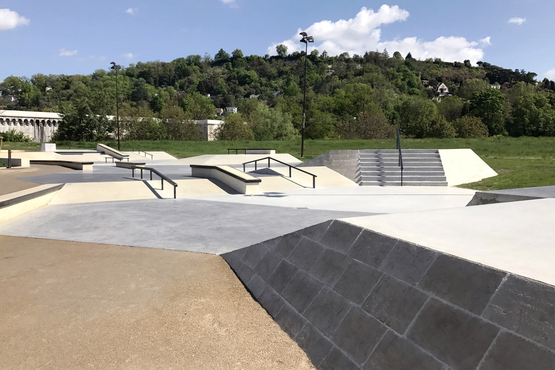 Le Pont Canal Skatepark Agen Skate Spot 4/5